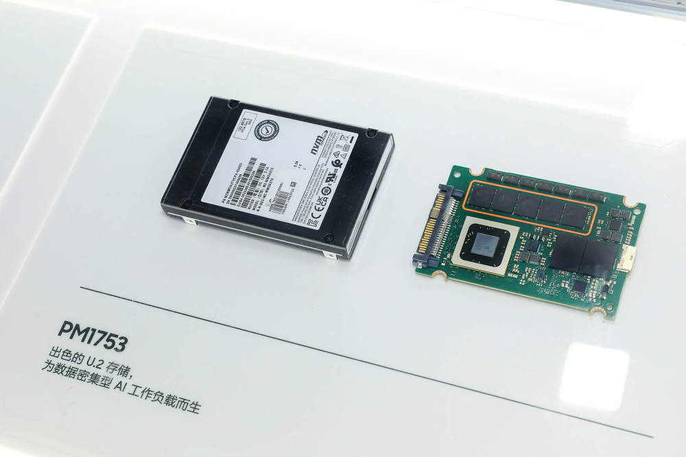 qPsM0nua30K0smYN.jpg